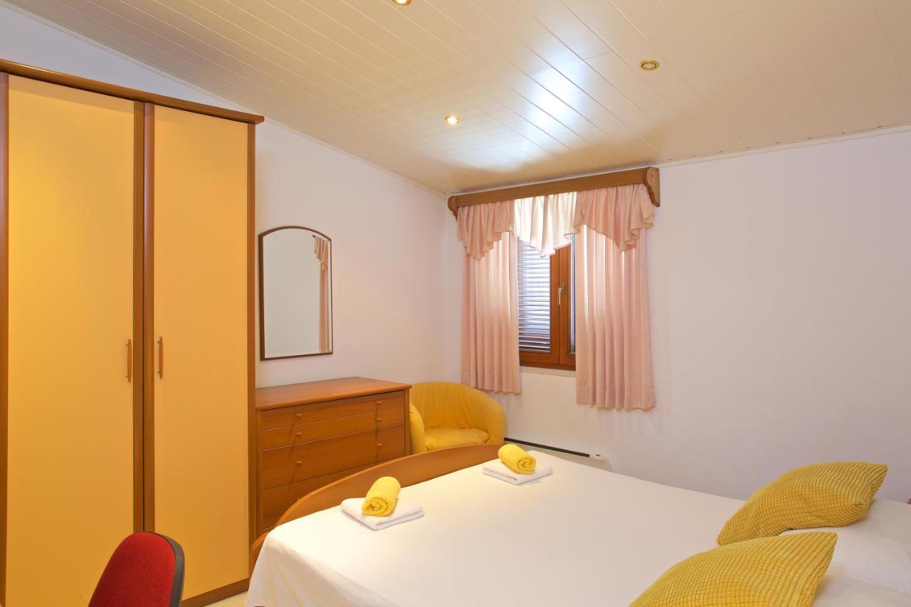 Apartments Vinka Jelsa  Luaran gambar